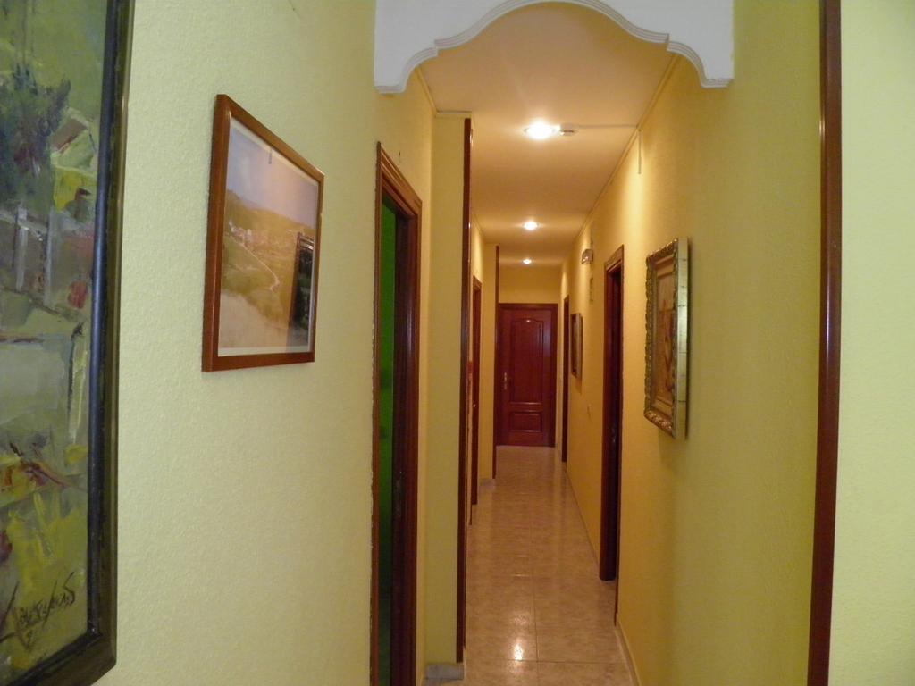 Hostal Angelines Madrid Exterior foto