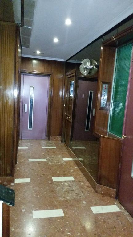 Hostal Angelines Madrid Exterior foto
