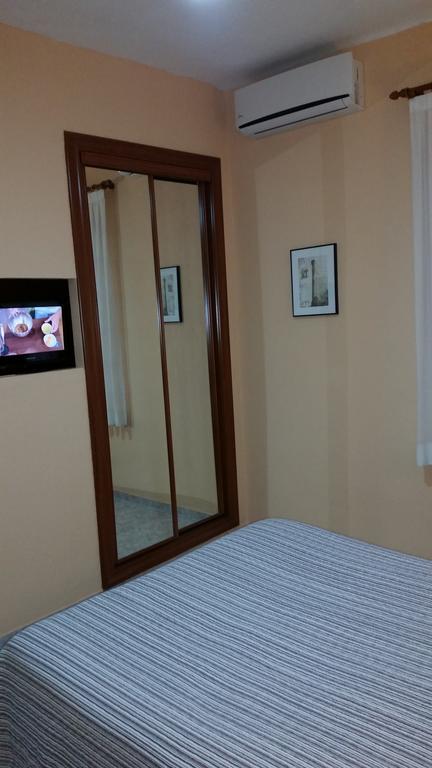 Hostal Angelines Madrid Exterior foto