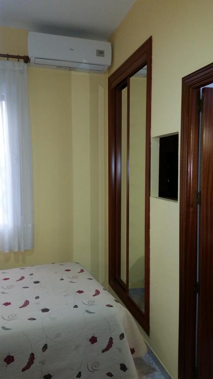 Hostal Angelines Madrid Exterior foto