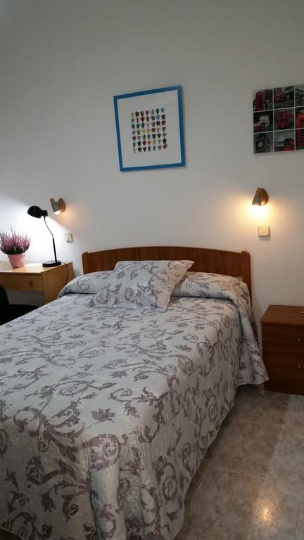 Hostal Angelines Madrid Exterior foto